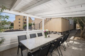 Outdoor dining - Villa Vilina for 13 persons (Ližnjan)