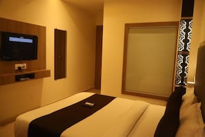 Quarto casal luxo | Ferros/tábuas de passar roupa, Wi-Fi de cortesia