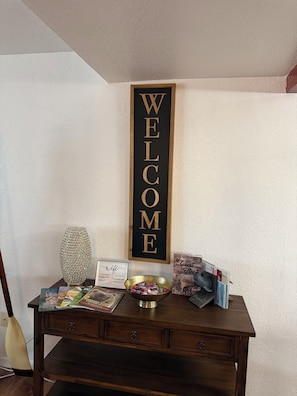 Interior - The Cozy Corner, is a 2-bedroom apartment in Anchorage for a relaxing stay! (Anchorage)