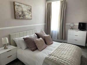 6 Schlafzimmer, Bügeleisen/Bügelbrett, WLAN, Bettwäsche