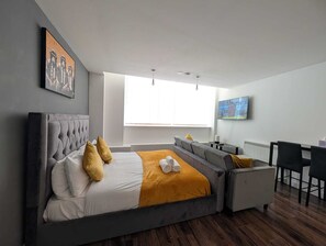 Room - Modern City View Studio Apartment – Liverpool (Liverpool)