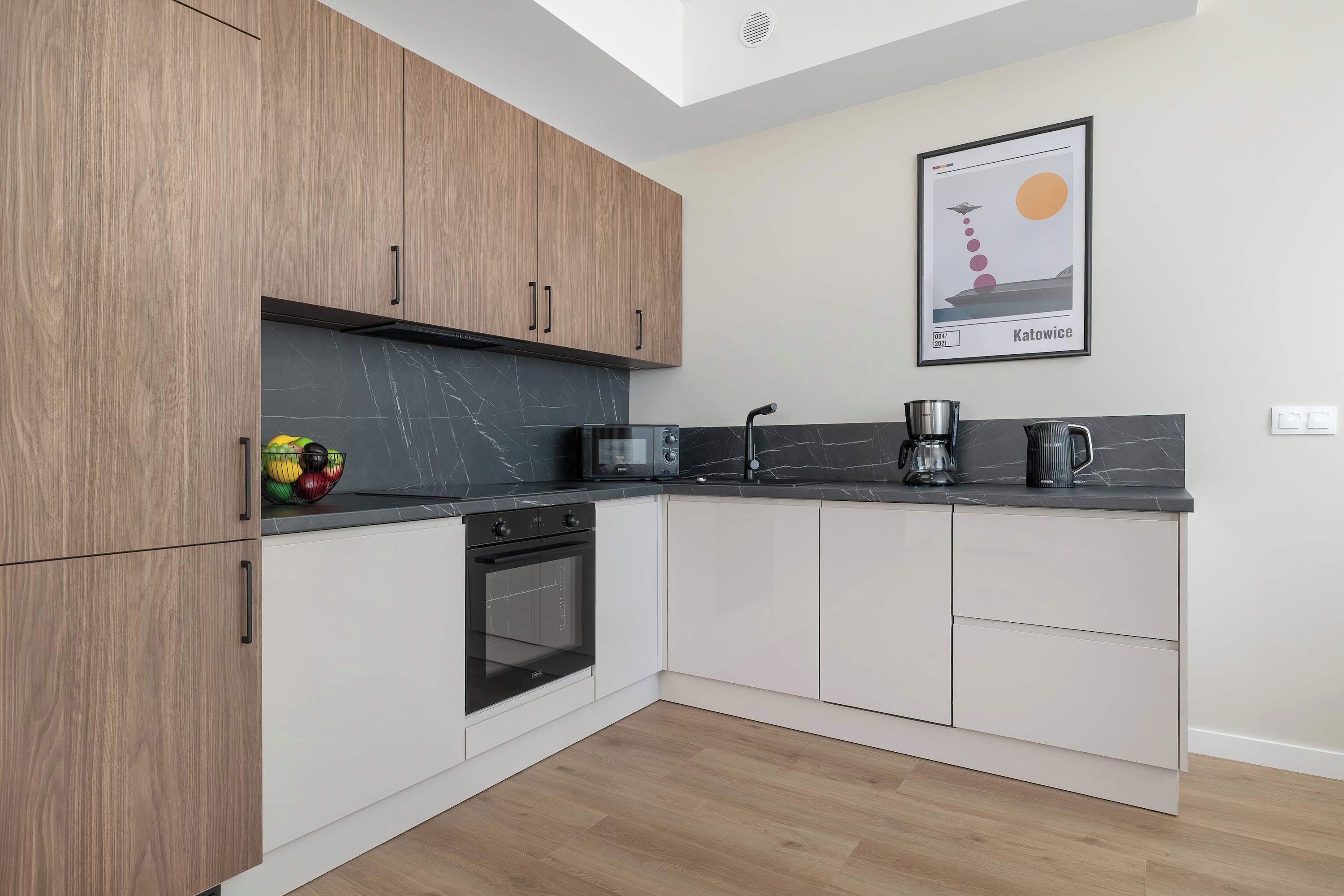 Coffee/tea maker, fridge, microwave, oven