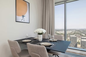 Dining - Air Conditioned Apartment in Center | Parking (Katowice)