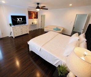 Room - Skytop ar Over The Rhine 6-bedroom 4 bath Cincinnati (Cincinnati)