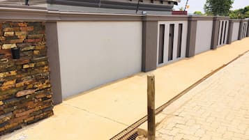 Room, 1 Bedroom | Property grounds