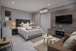 Room, 1 Bedroom - Room-miaz Palace Private Residence (Louis Trichardt)