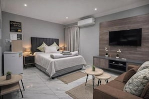 Room, 1 Bedroom - Room-miaz Palace Private Residence (Louis Trichardt)