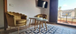 Room | Dining - La Cupola Charm Guest House (Noto)