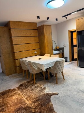Dining - Luxury rustic stone villa in Acre:Private Spa Jaccuzi Massive Garden for events (Acre)