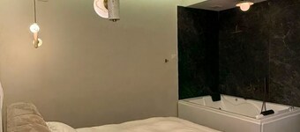 Luxury rustic stone villa in Acre:Private Spa Jaccuzi Massive Garden for events