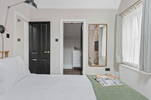 Room - The Garden Cottage set in the heart of historic Kenilworth (Kenilworth)