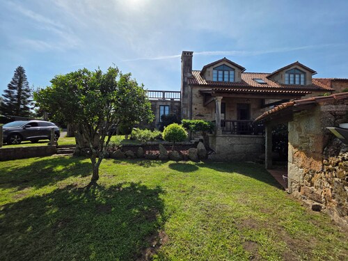 A Casa da Rianxeira, a cozy rural home located in a peaceful seaside setting