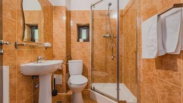 Towels, soap, shampoo, toilet paper