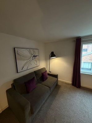 Unclassified image, 4 of 60, button - Unique 4BR City Apartment | Terrace + Sleeps 10 (Liverpool)