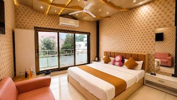 Superior Room, City View | Free WiFi, bed sheets