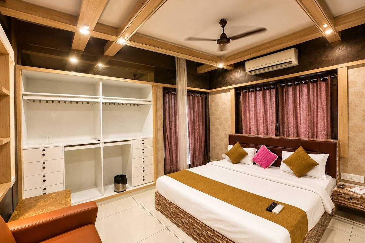 Deluxe Room, City View