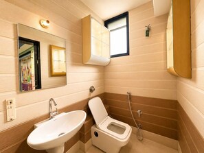 Kamar Double Standar | Kamar mandi