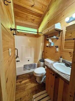 Shower, hair dryer - Moonshade- A River view while in the woods (Hot Springs)
