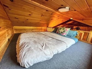 1 bedroom, WiFi, bed sheets - Moonshade- A River view while in the woods (Hot Springs)