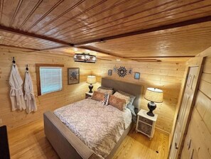 Room - Rivers Edge- A Lovely cabin on the River (Hot Springs)
