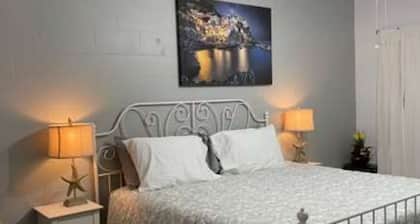 3BR Pool Home for 8 Easy Access to I-75 and I-4
