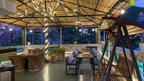 Outdoor dining - The Amar Palace (Kumbhalgarh)