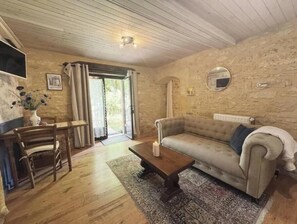 Unclassified image, 2 of 27, button - La Lavande – Cozy Gîte for 2 + 1 Child with Private Garden (Meyrals)