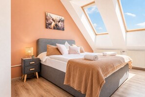 1 Schlafzimmer, Schreibtisch, WLAN, Bettwäsche