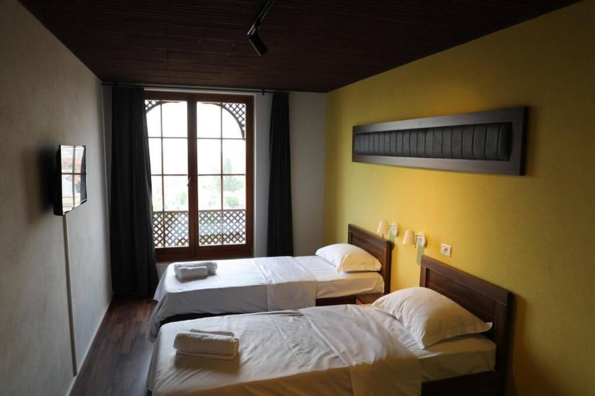 Deluxe-Doppelzimmer, Stadtblick | Schreibtisch, laptopgeeigneter Arbeitsplatz, kostenloses WLAN