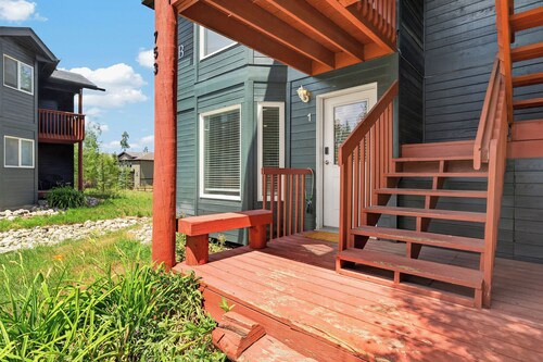 Haikus Cove Building B Unit 1 Charming, ground floor 2 bedroom, Pet Friendly