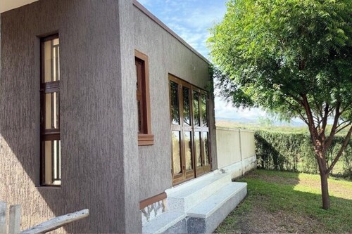 Cosy cottages with a serene wild park view