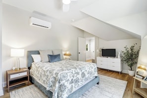 Iron/ironing board, free WiFi, bed sheets - Sunset Rentals | Port Tack 67 (Hilton Head Island)