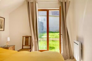 Bügeleisen/Bügelbrett, kostenloses WLAN, Bettwäsche