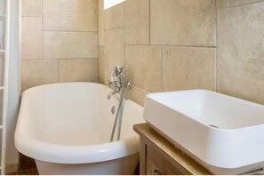 Haartrockner, Seife, Toilettenpapier