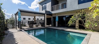 Pool, Across from the Beach, Pet Friendly Home