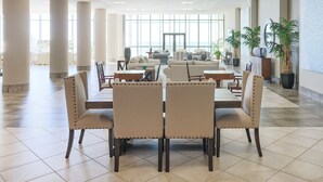 Condo, 3 phòng ngủ | Khu sảnh