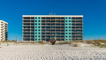 Condo, 2 quartos | Fachada