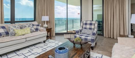Condo, 2 Bedrooms | Living area