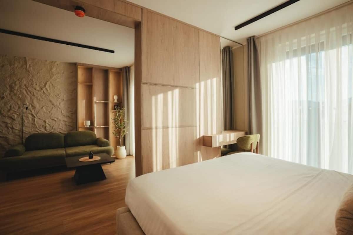 Deluxe-Doppelzimmer, Stadtblick | Schreibtisch, kostenloses WLAN