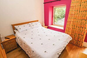 2 bedrooms, free WiFi, individually decorated, individually furnished - The Cottage (Leenane)