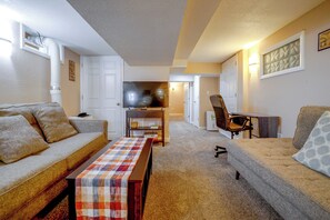 Interior - Walk to Grand Ave Shops & Dining! Cozy St Paul Apt (St. Paul)