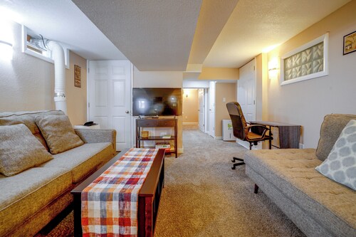 Walk to Grand Ave Shops & Dining! Cozy St Paul Apt