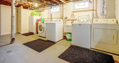Near Hospitals & Colleges! Stylish St Paul Apt
