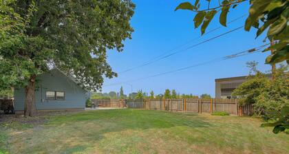 Walk to Dtwn Sandpoint! Family Gem w/ Patio & Yard