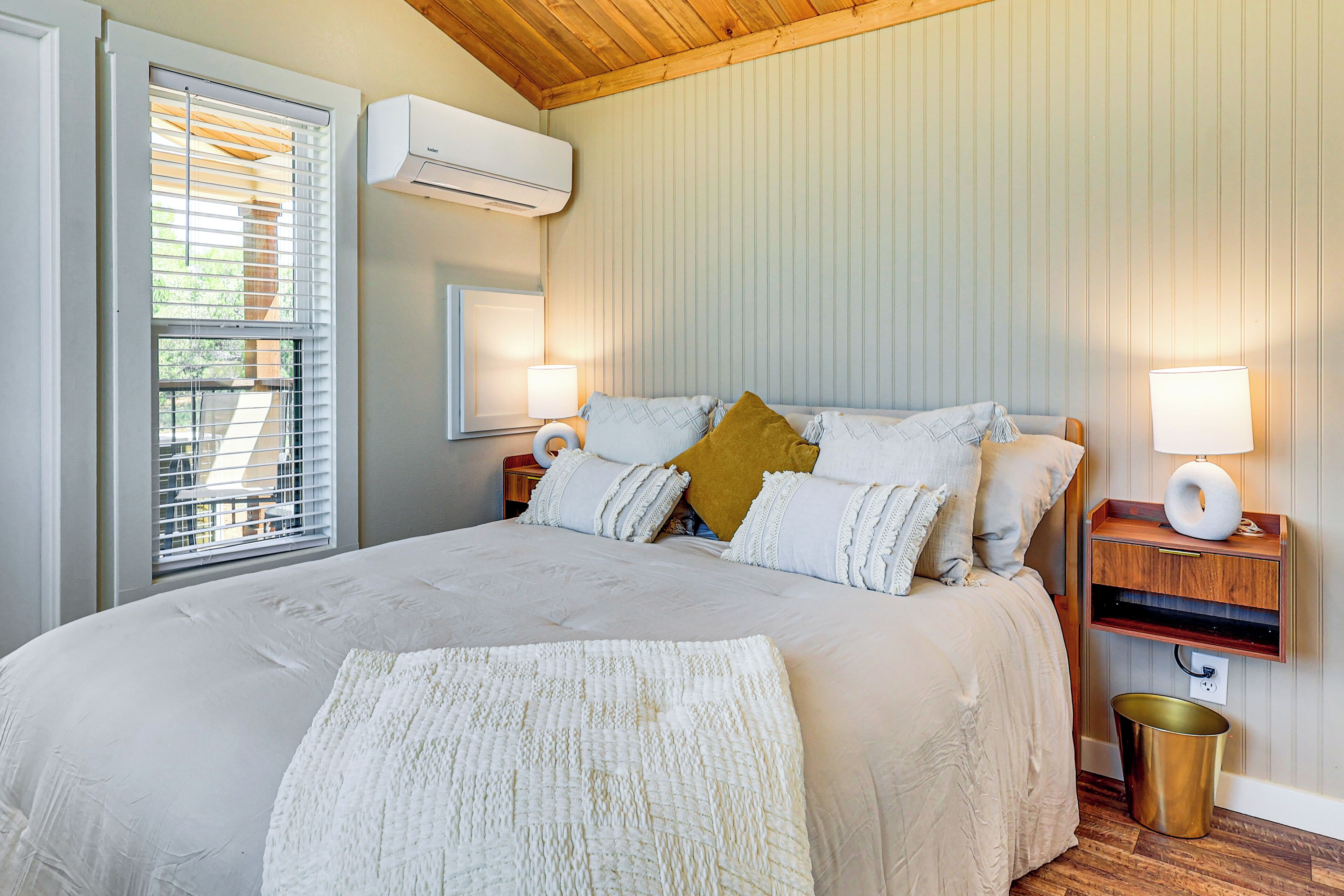 House (1 Bedroom) | Interior
