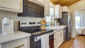 House (1 Bedroom) | Interior - Secluded Tiny Home on 1 Acre Near Dtwn Silver City (Silver City)