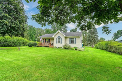 Work, Play & Explore! Extended Stay in Shortsville