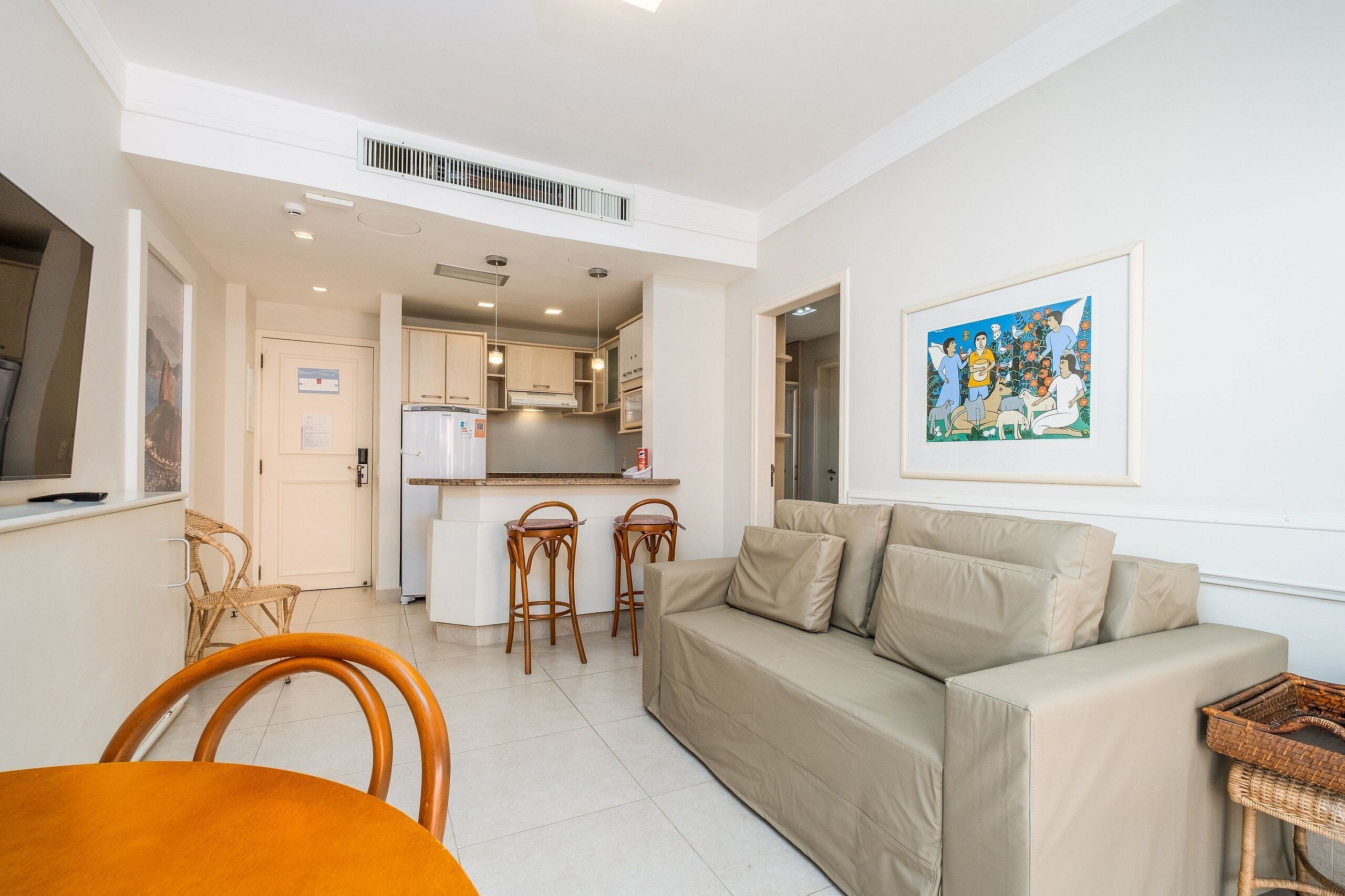40-inch TV with digital channels