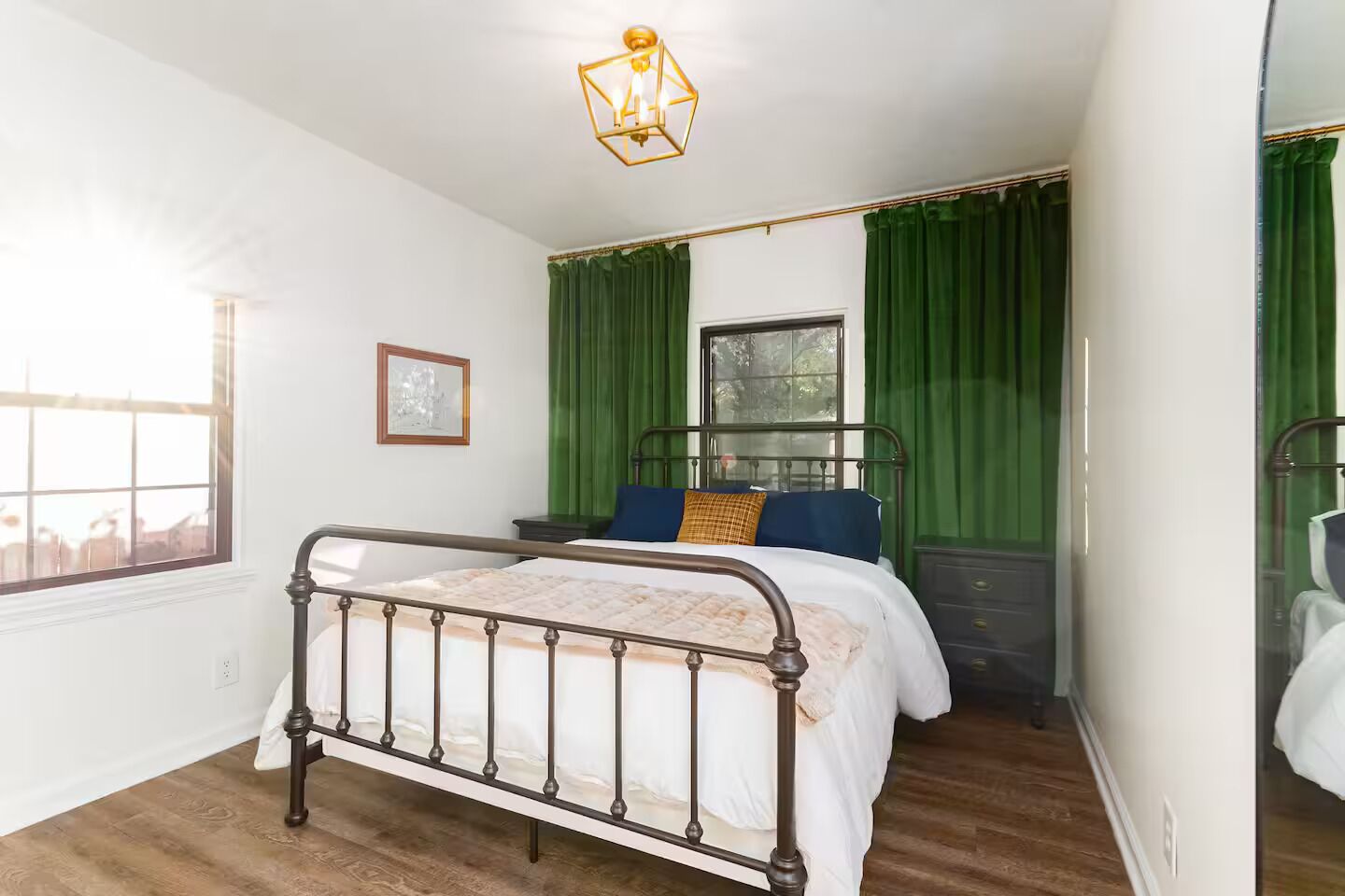 Iron/ironing board, travel cot, free WiFi, bed sheets