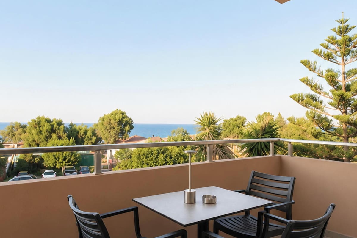 Triple Studio With Partial Sea View | Terraza o patio